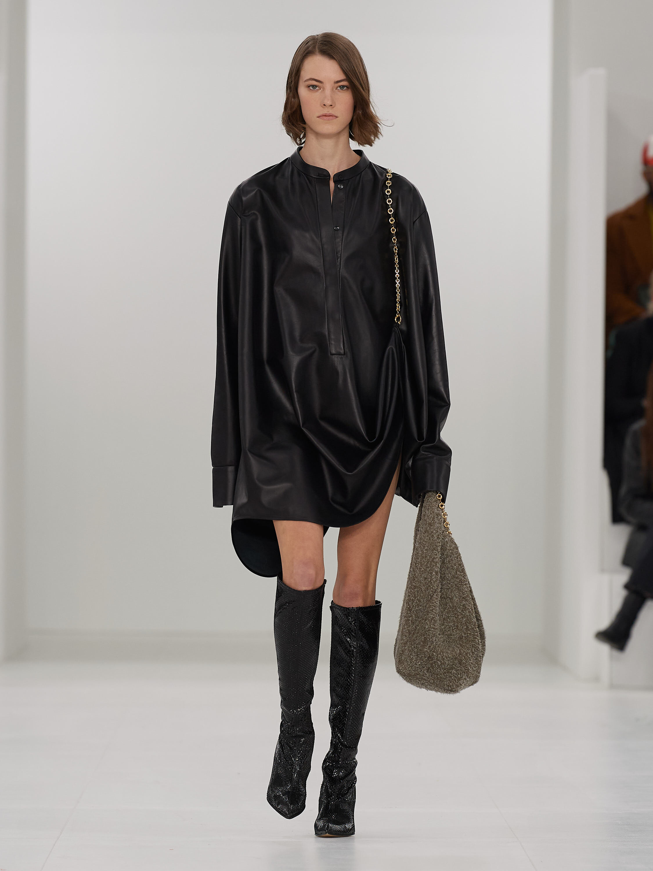 Runway · Fall-Winter 2023 women's collection · Loewe